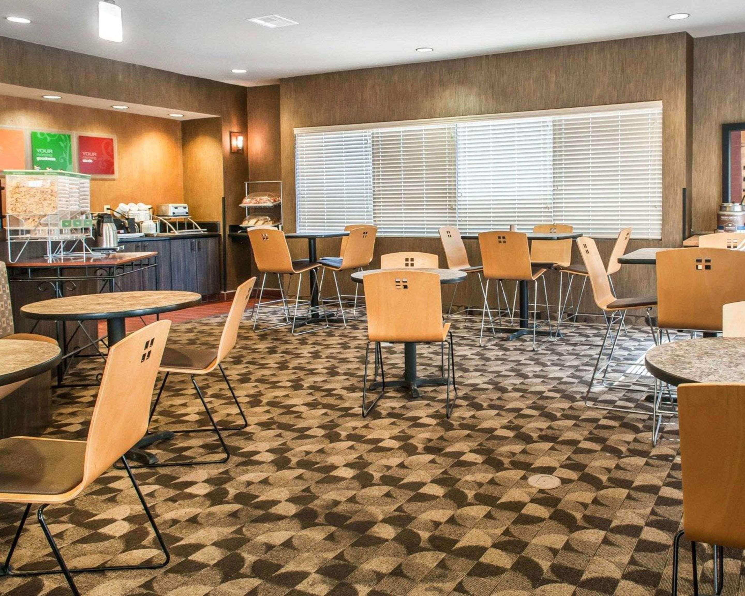 Comfort Suites Hobbs Bagian luar foto